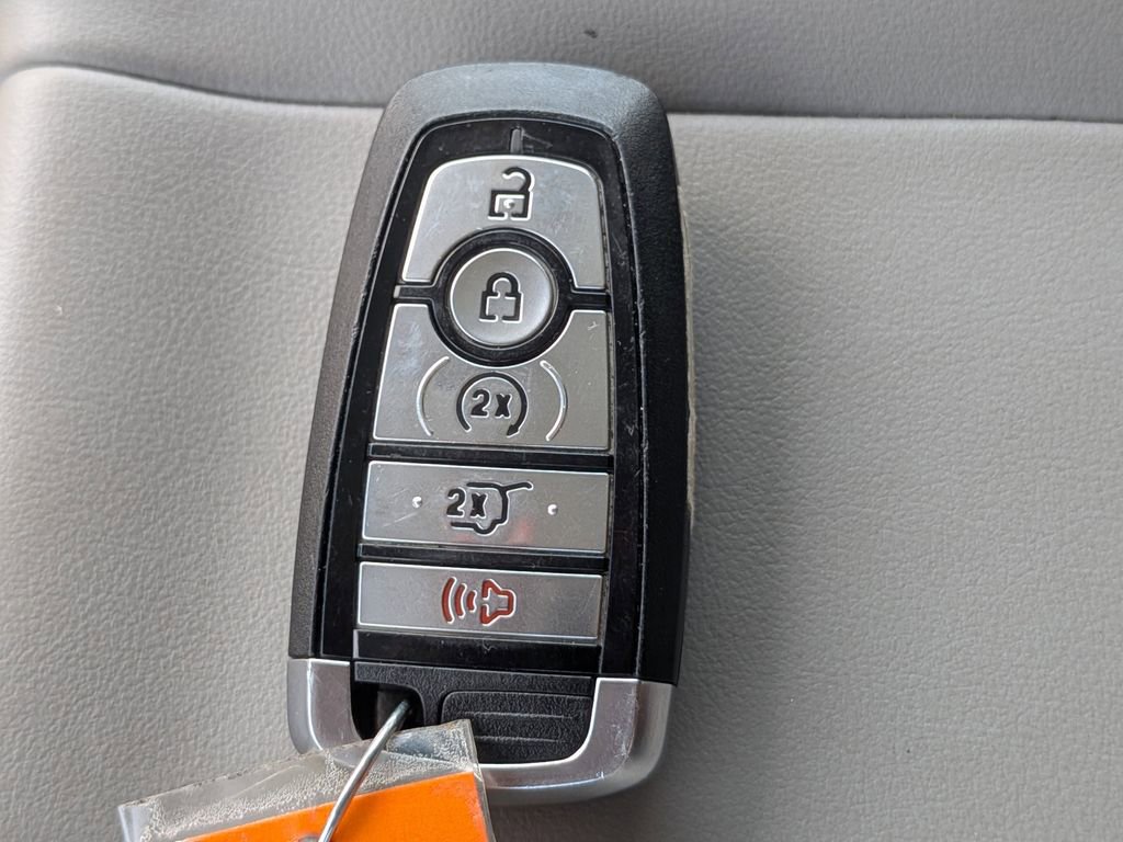 Used 2025 Ford Expedition Active image 32