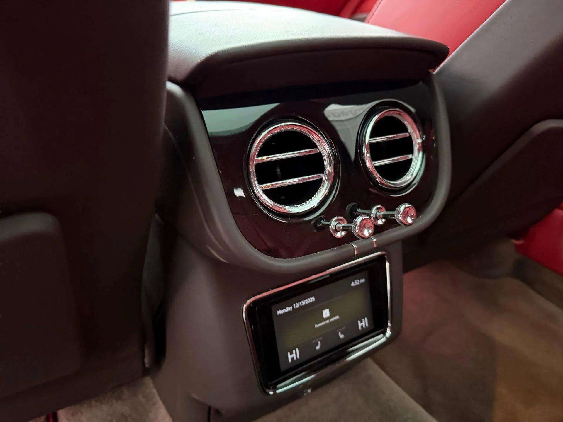 Certified 2022 Bentley Bentayga image 16