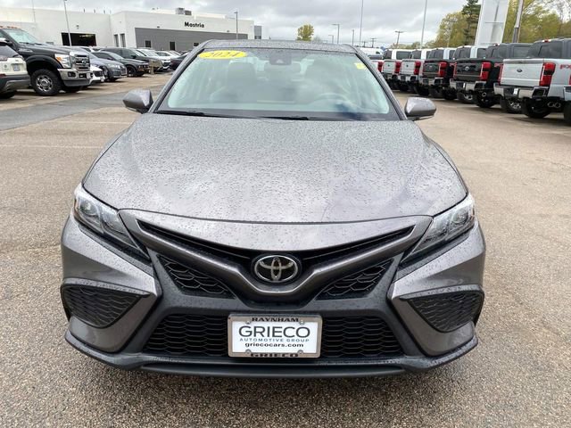 Used 2024 Toyota Camry SE w/ Cold Weather Package AWD/4WD image 6