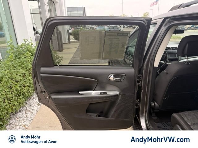 Used 2016 Dodge Journey SXT w/ Comfort/Convenience Group FWD image 18