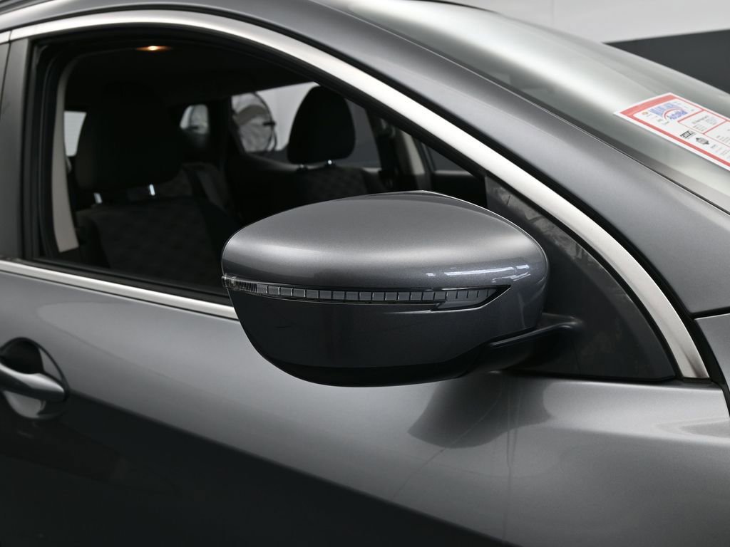 Used 2021 Nissan Rogue Sport SV image 46