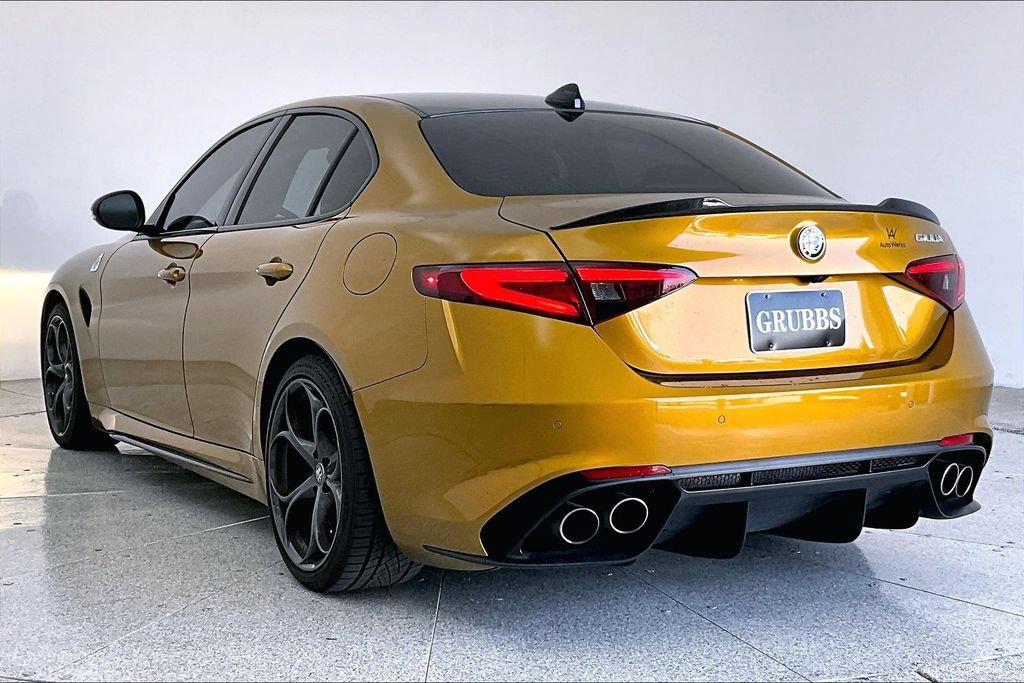 Used 2023 Alfa Romeo Giulia Quadrifoglio RWD image 15