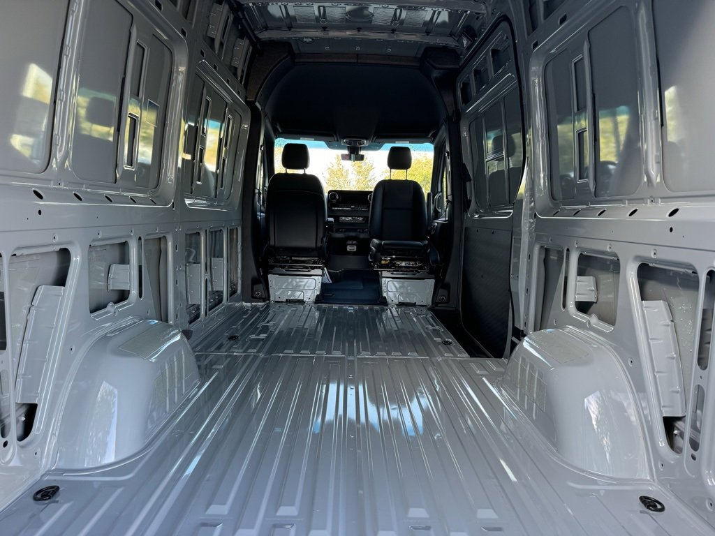 New 2025 Mercedes-Benz Sprinter 2500 image 9