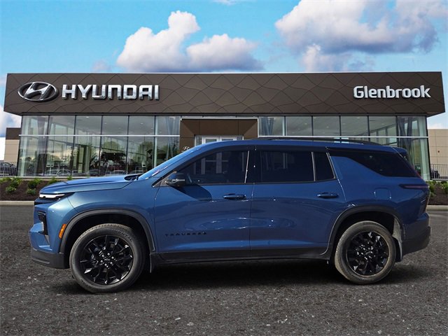 Used 2025 Chevrolet Traverse LT w/ Midnight/Sport Edition