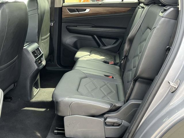 Used 2025 Volkswagen Atlas SE image 9