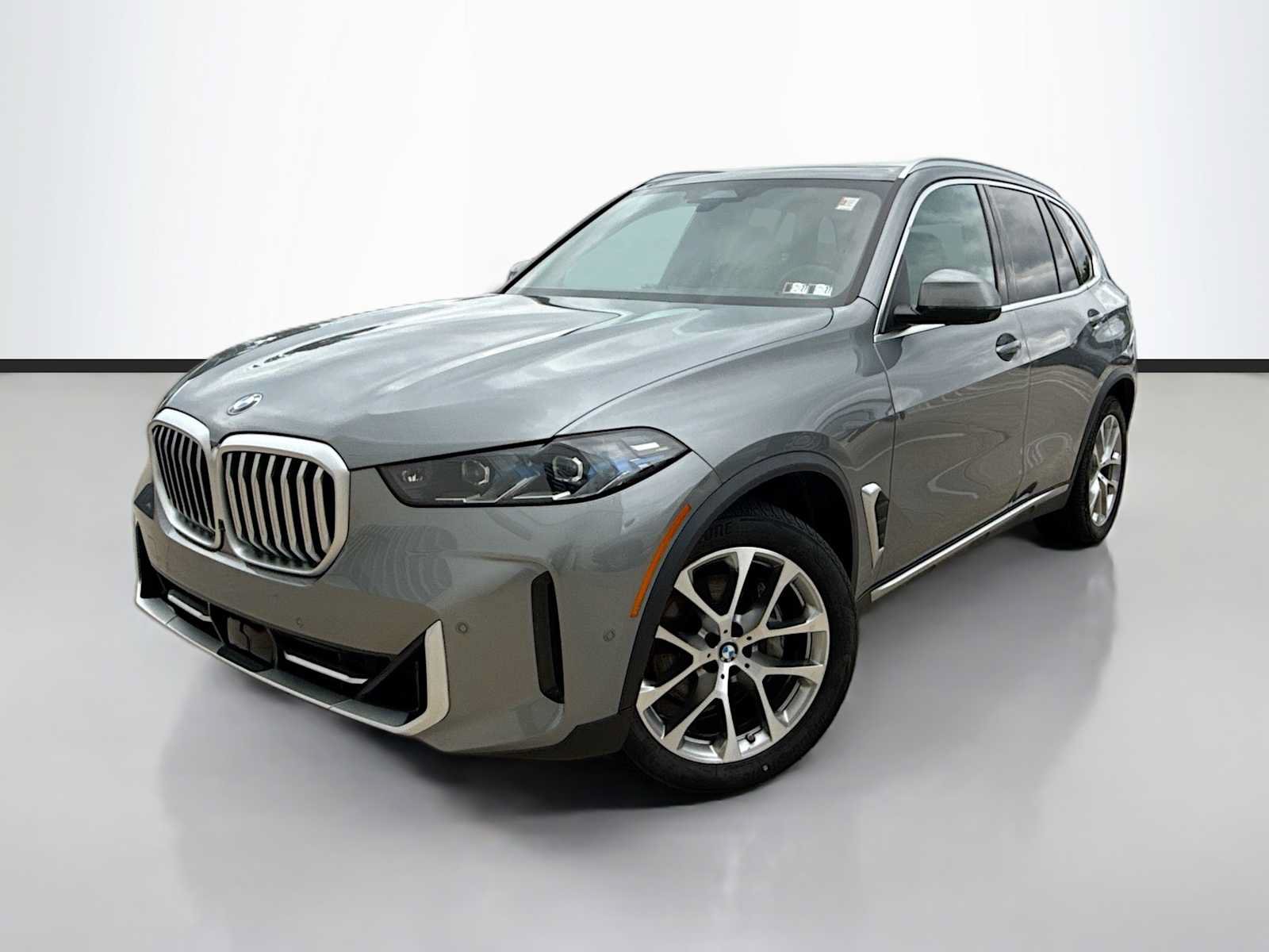 Used 2024 BMW X5 xDrive40i w/ Premium Package AWD/4WD image 1