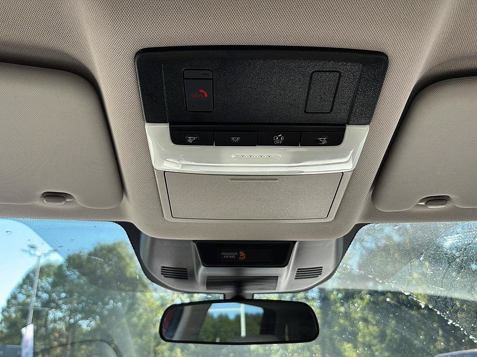 Certified 2025 Nissan Rogue SV AWD/4WD image 35
