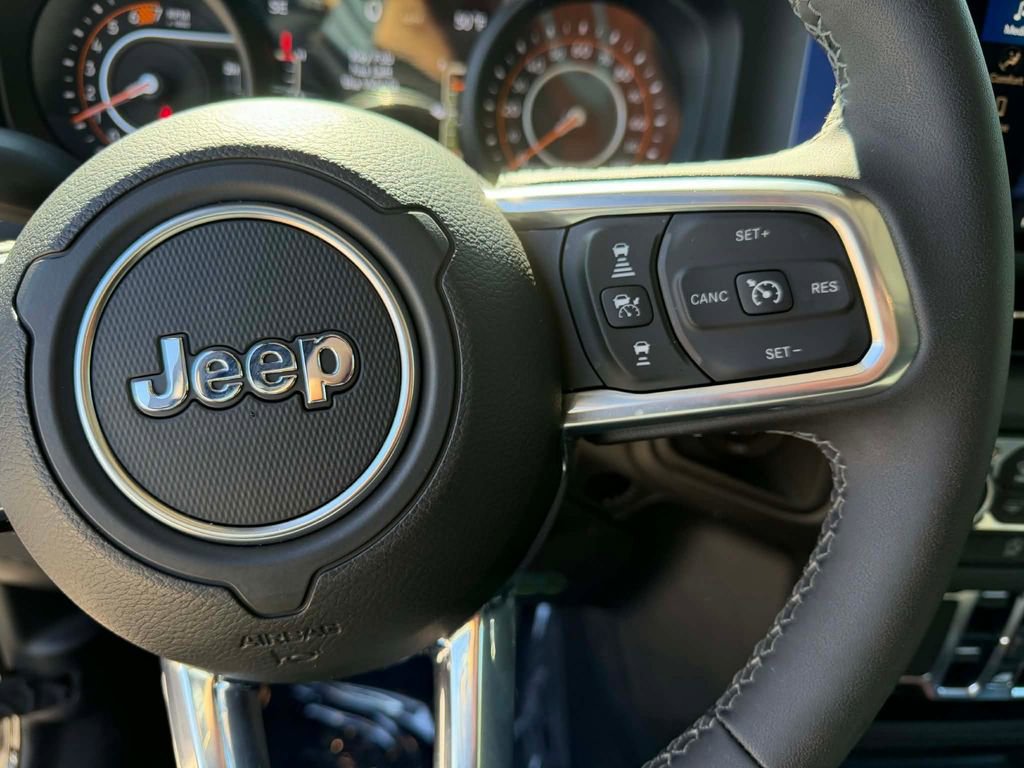 Certified 2026 Jeep Wrangler Sahara AWD/4WD image 18