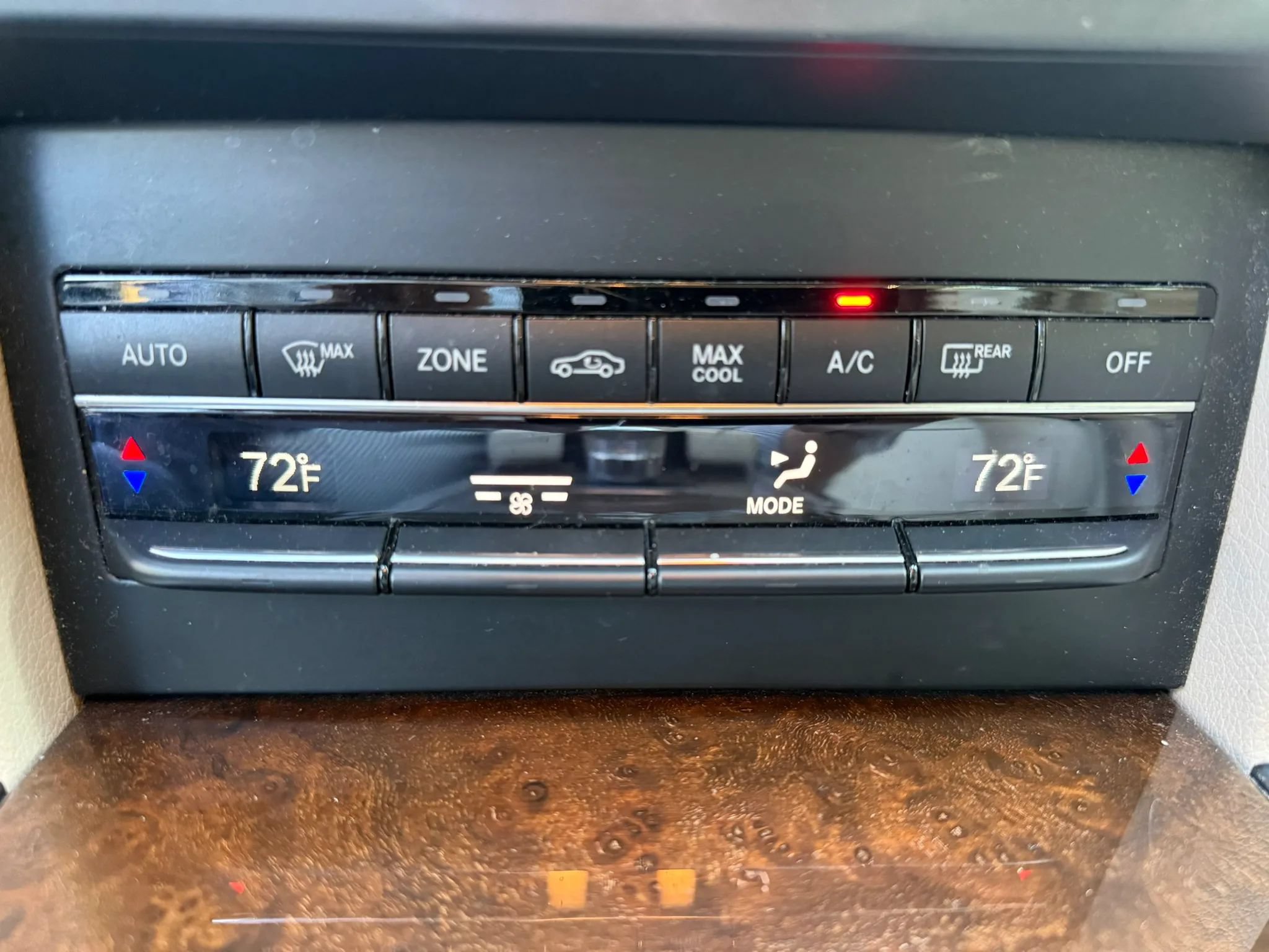 Used 2015 Mercedes-Benz E 350 Sedan image 37