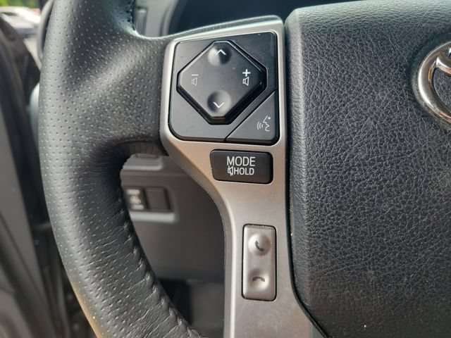 Used 2020 Toyota 4Runner SR5 AWD/4WD image 30