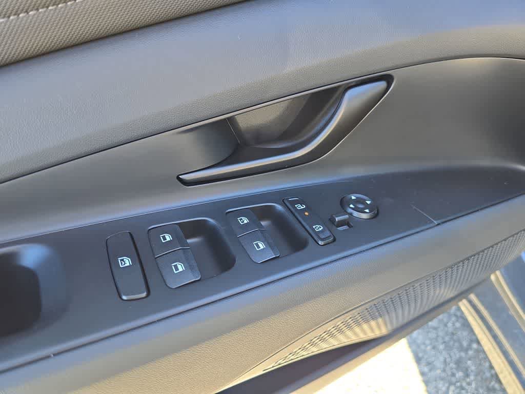 New 2026 Hyundai Elantra Sport FWD image 17