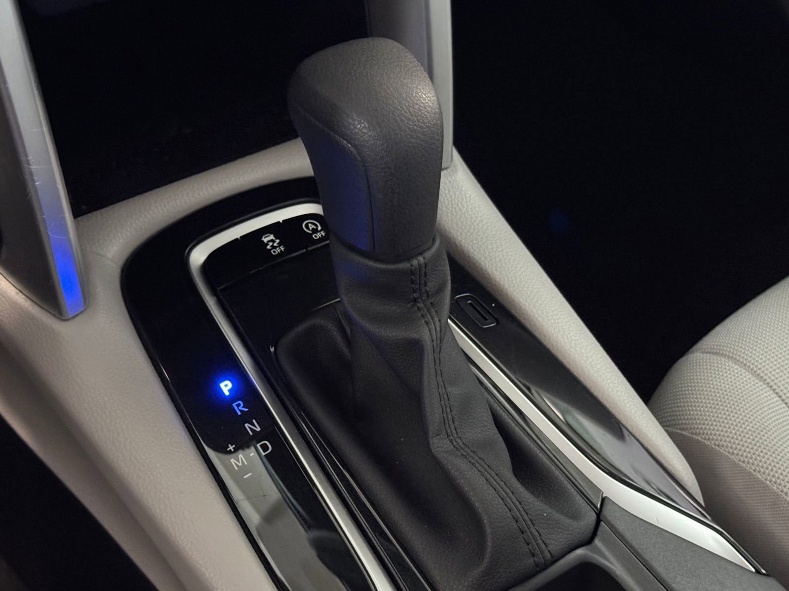 Used 2023 Toyota Corolla Cross L image 25