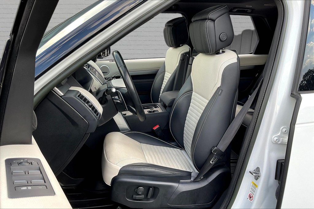 Used 2023 Land Rover Discovery HSE R-Dynamic AWD/4WD image 19