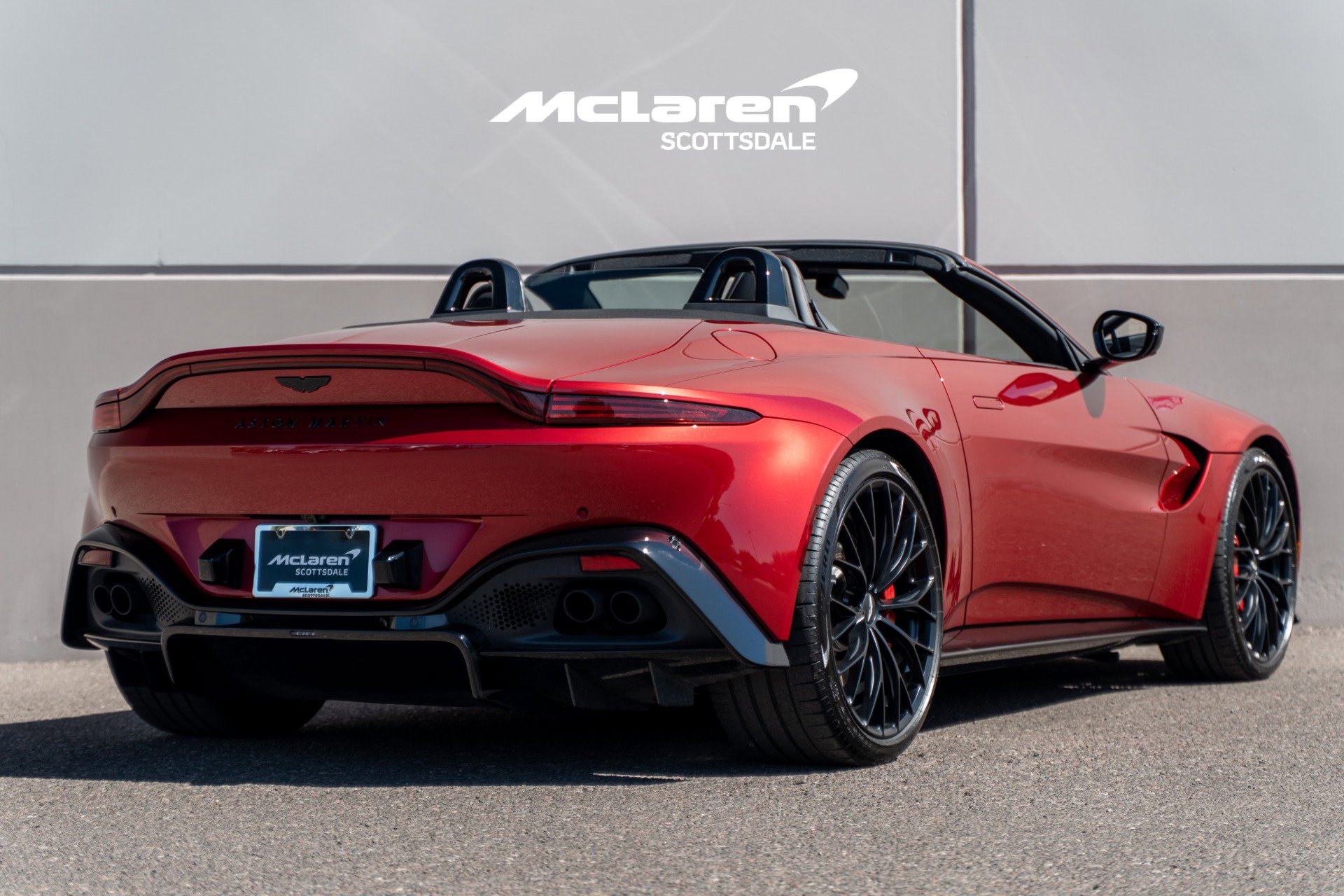 Used 2022 Aston Martin V8 Vantage Roadster image 7