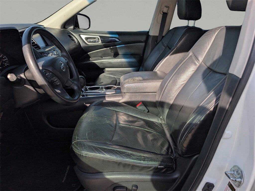 Used 2015 Nissan Pathfinder SV image 18