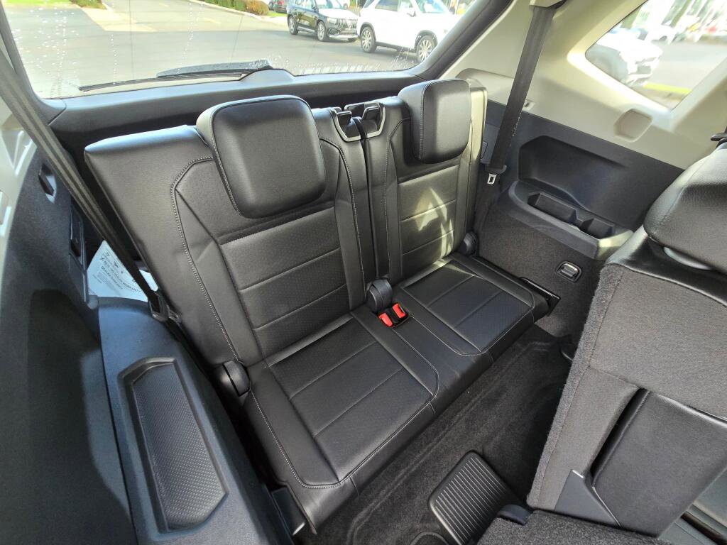 Used 2019 Volkswagen Tiguan SE w/ 3rd Row Seat Package image 25