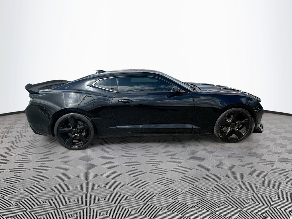 Used 2017 Chevrolet Camaro SS image 4