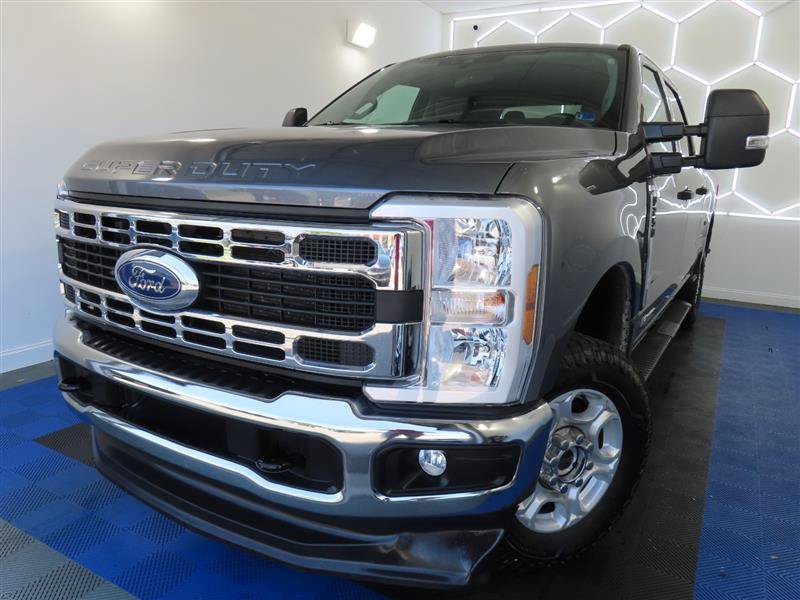 Used 2025 Ford F250 XLT AWD/4WD image 1