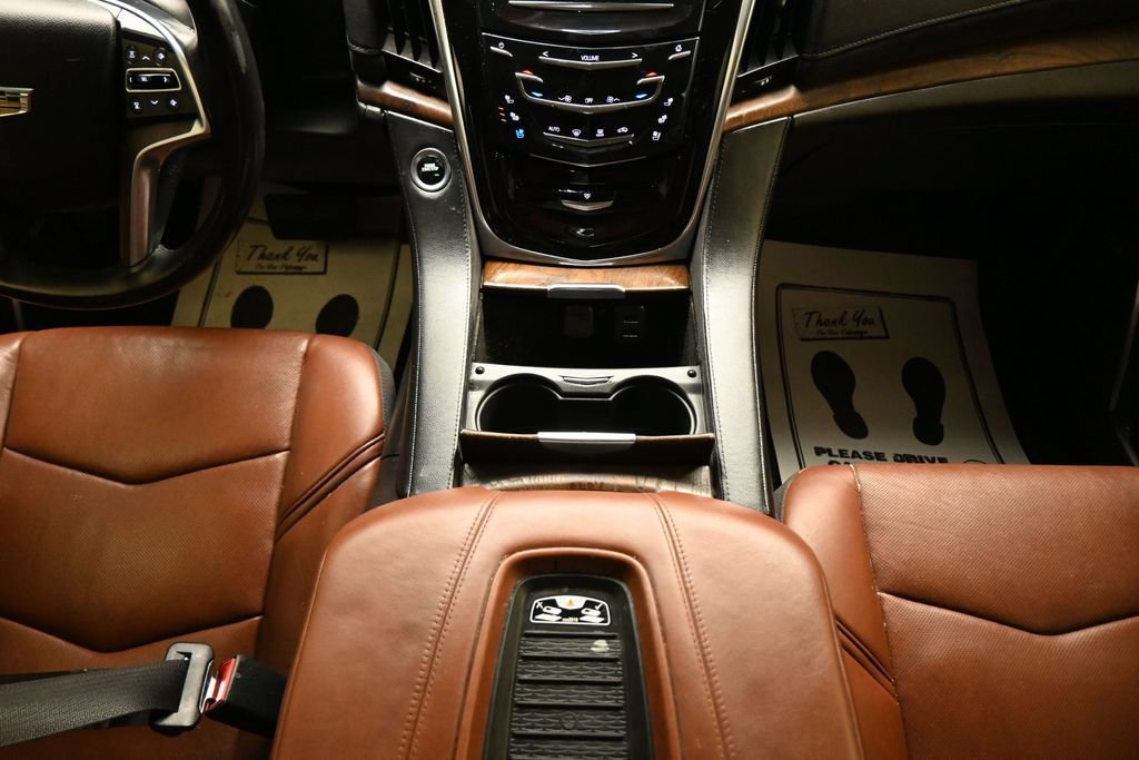 Used 2018 Cadillac Escalade Luxury AWD/4WD image 19