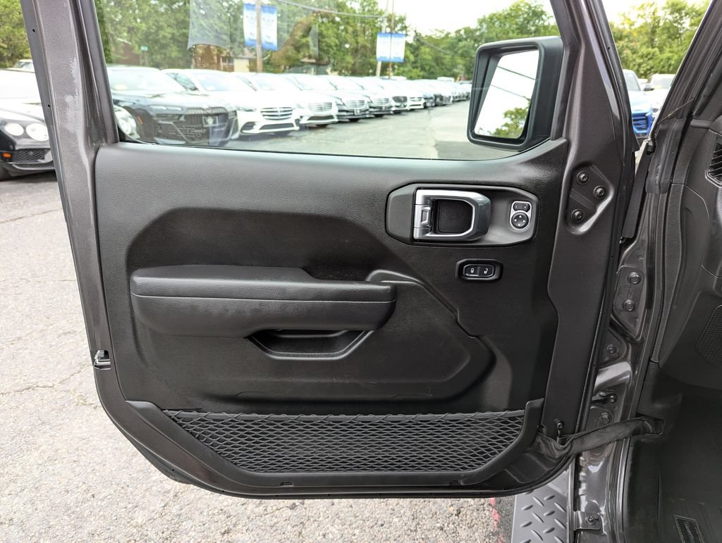 Used 2025 Jeep Wrangler Unlimited Sport AWD/4WD image 11