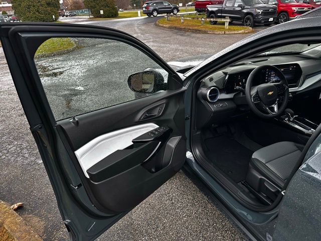 New 2026 Chevrolet Trax LT w/ Driver Confidence Package image 18