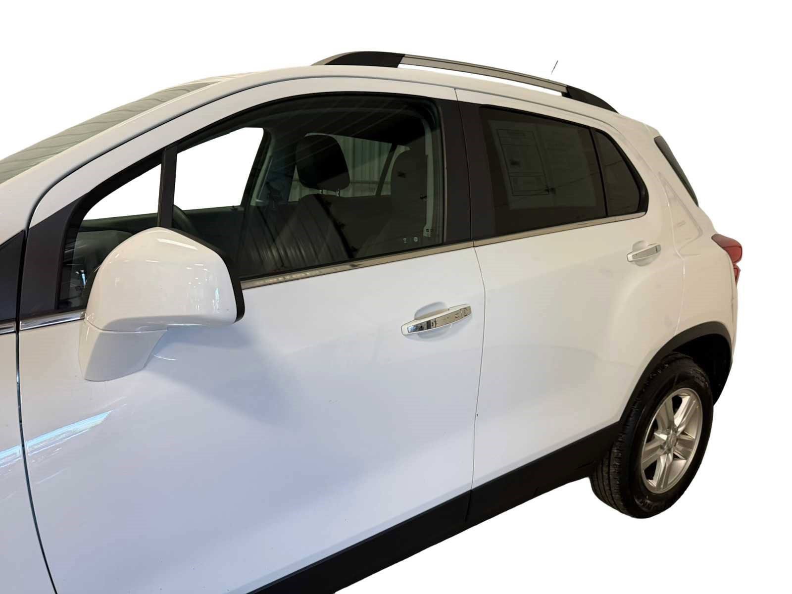 Used 2020 Chevrolet Trax LT w/ LT Convenience Package AWD/4WD image 7