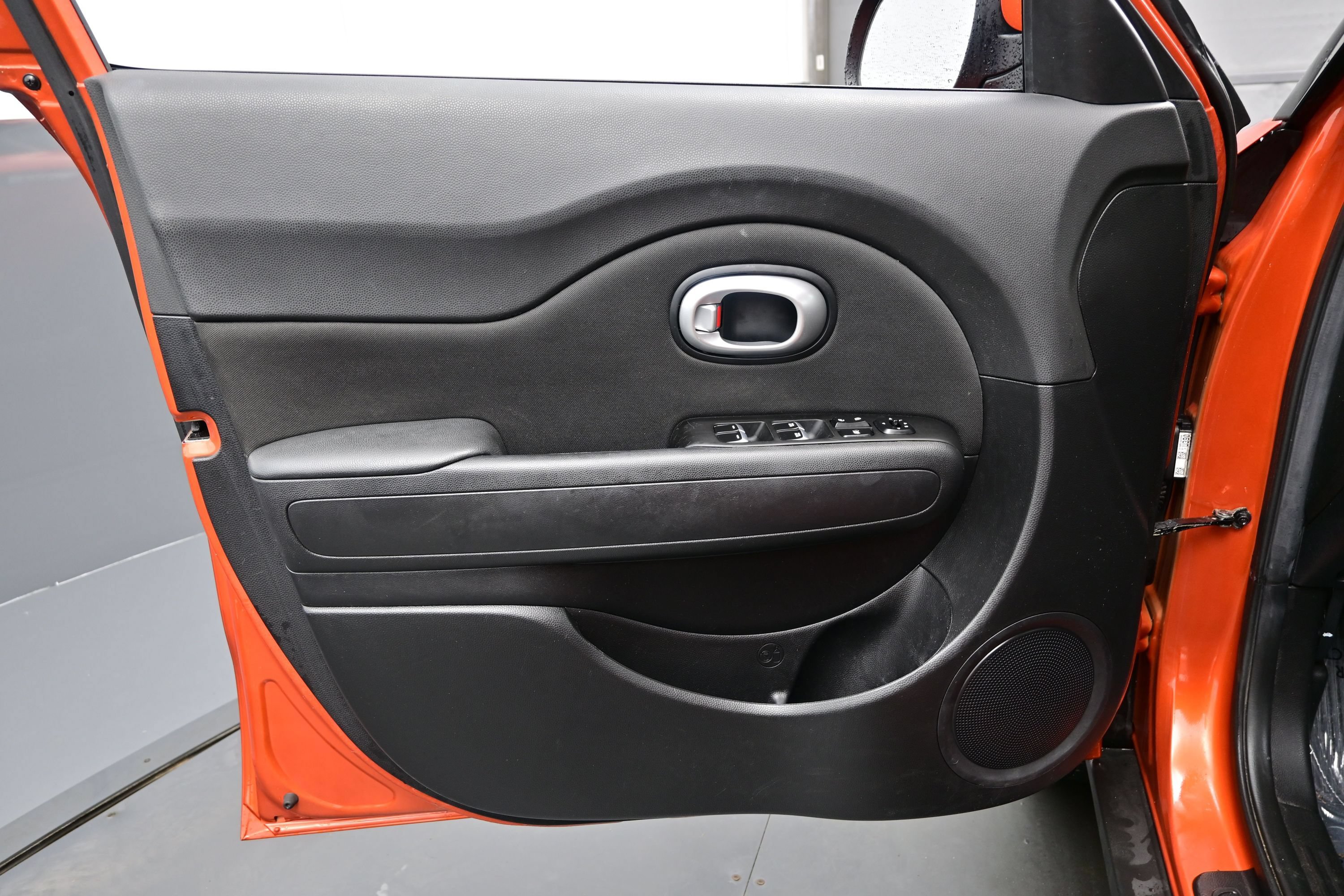 Used 2019 Kia Soul + FWD image 9