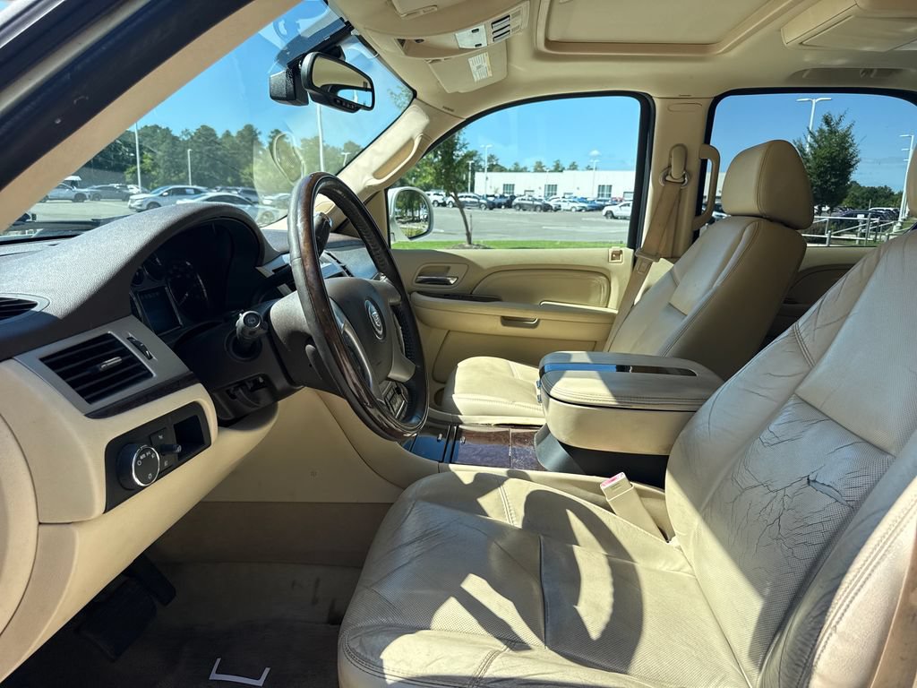 Used 2007 Cadillac Escalade AWD w/ Information Package image 12
