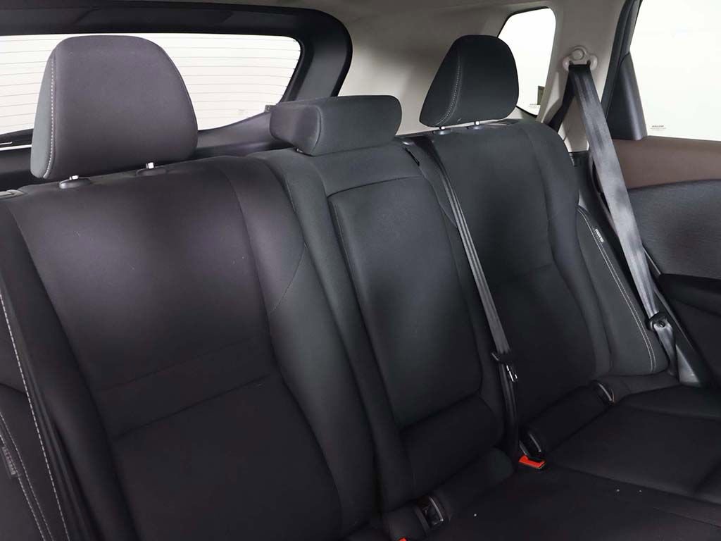 Used 2023 Nissan Rogue S image 38