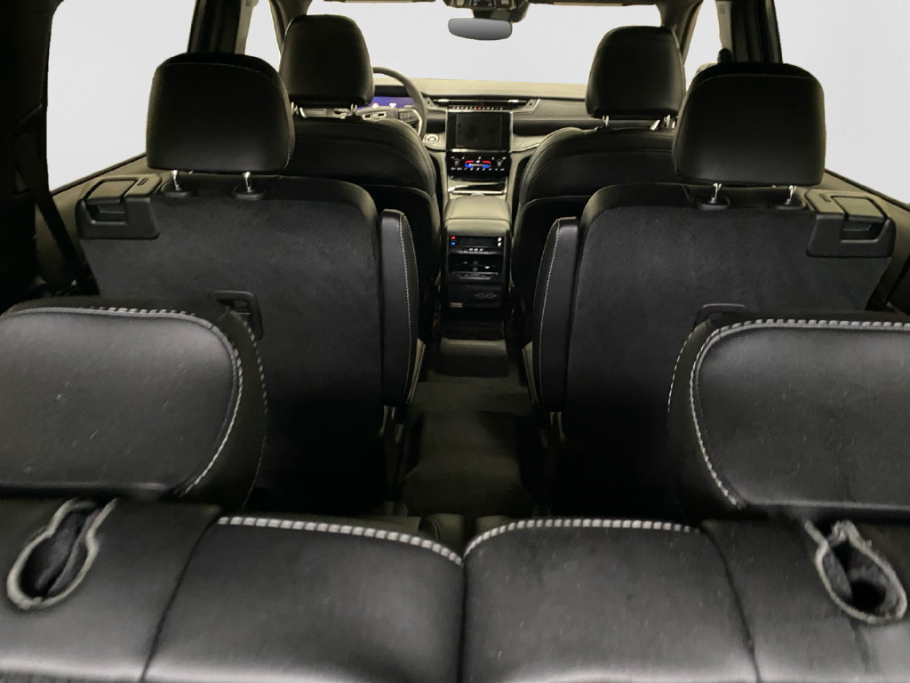 Certified 2023 Jeep Grand Cherokee L Altitude AWD/4WD image 16