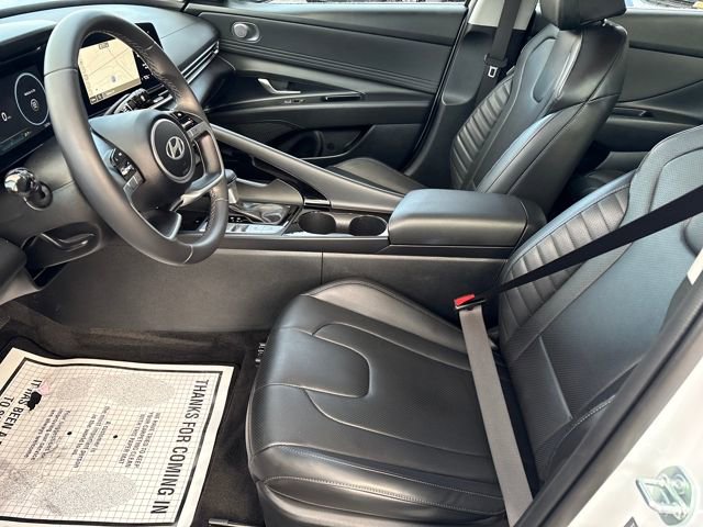 Used 2025 Hyundai Elantra Limited image 9