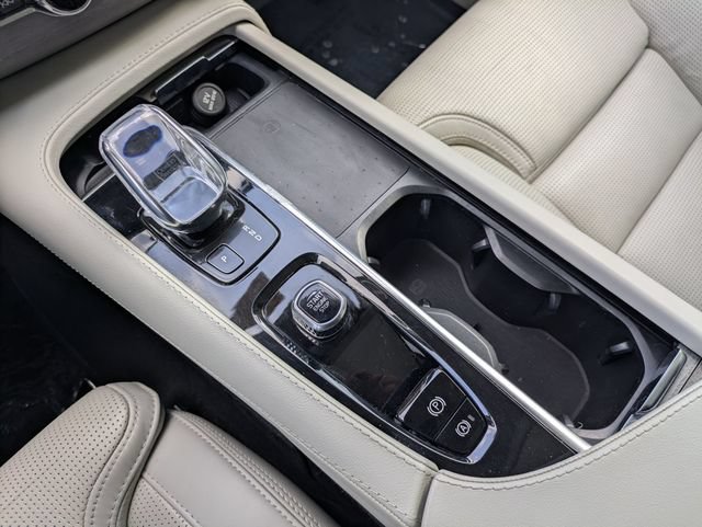 Certified 2022 Volvo XC90 T8 Inscription w/ Advanced Package AWD/4WD image 24