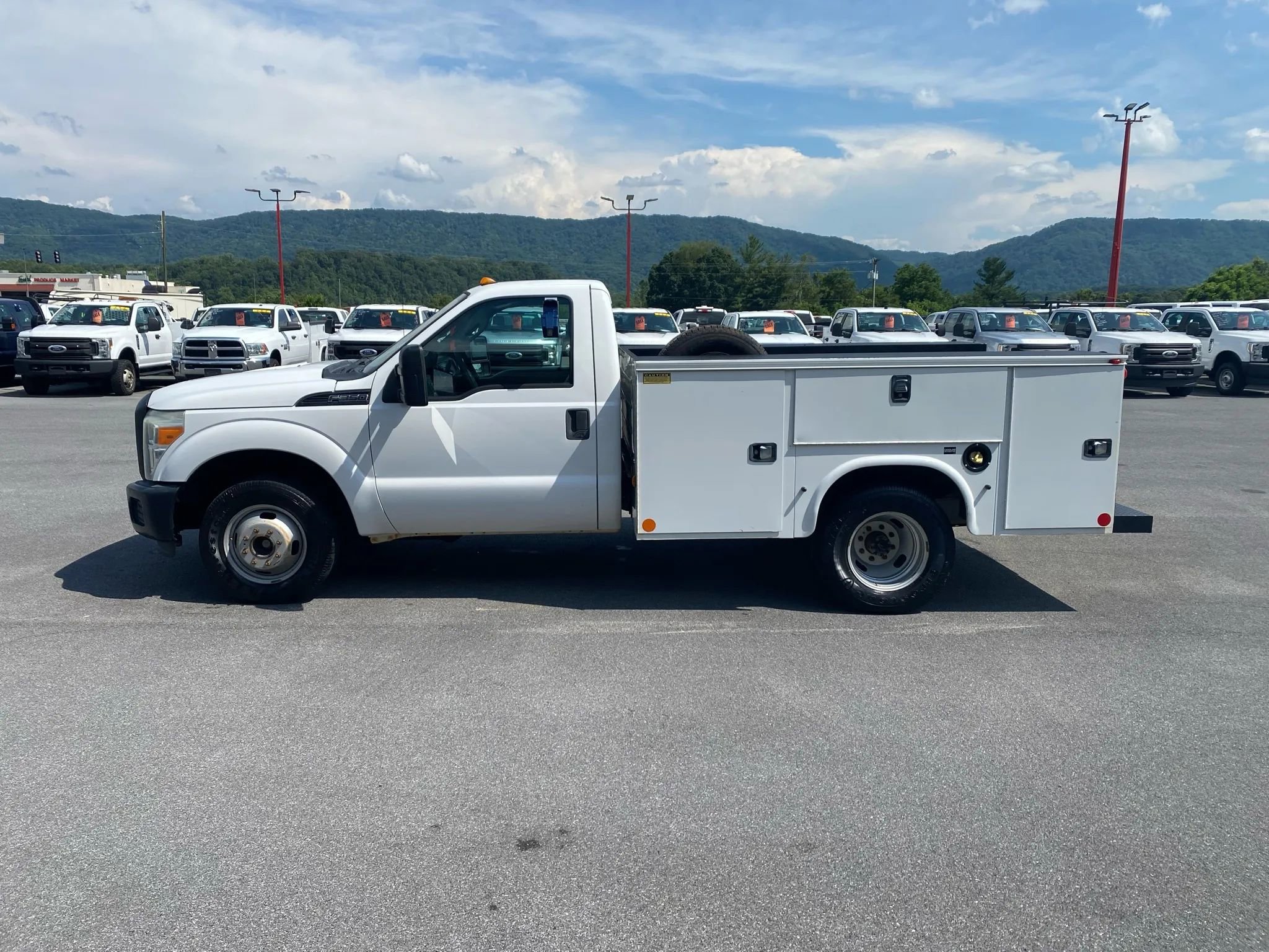 Used 2015 Ford F350 XL RWD image 5