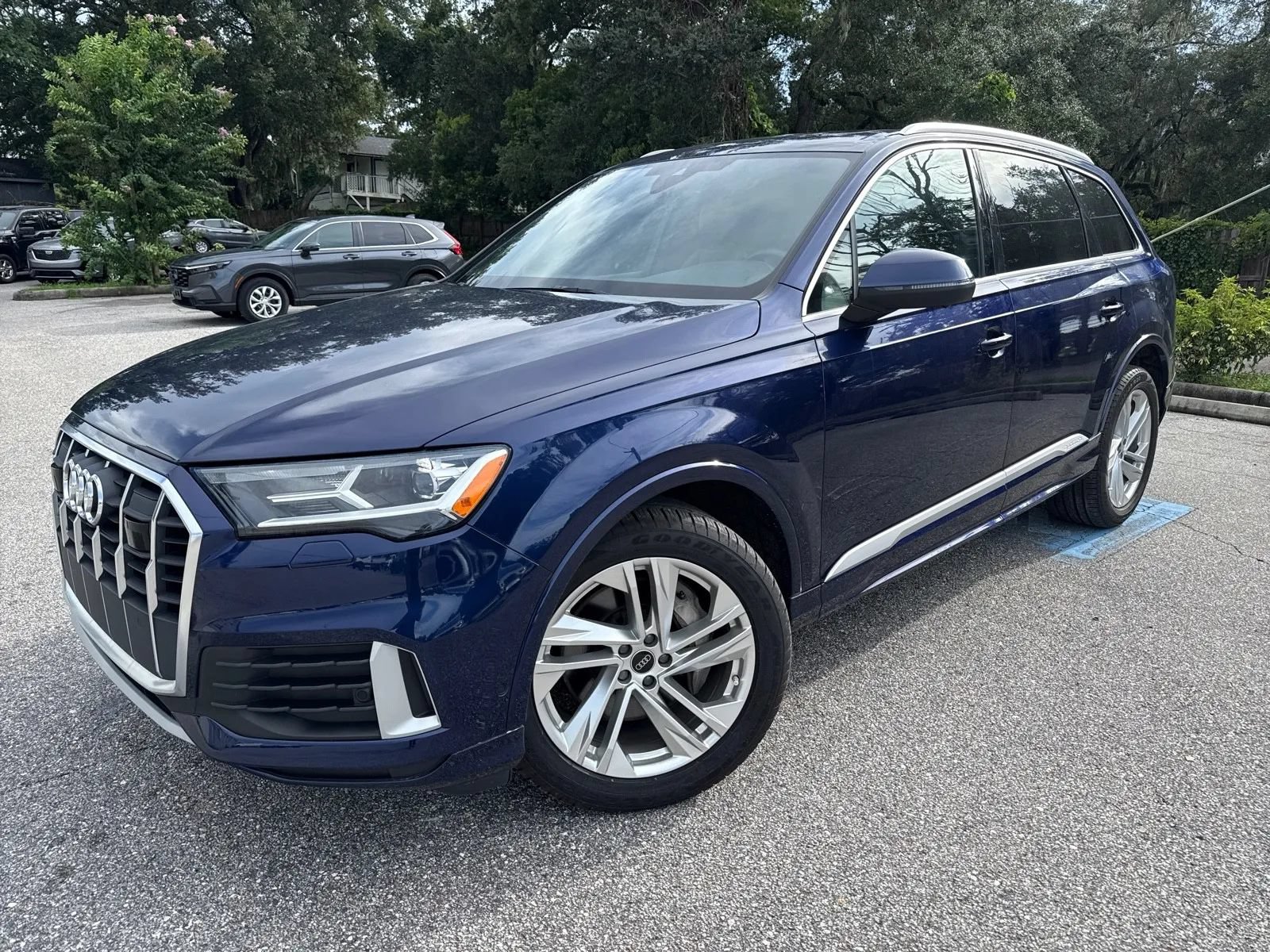 Used 2023 Audi Q7 2.0T Premium w/ Convenience Package AWD/4WD image 2