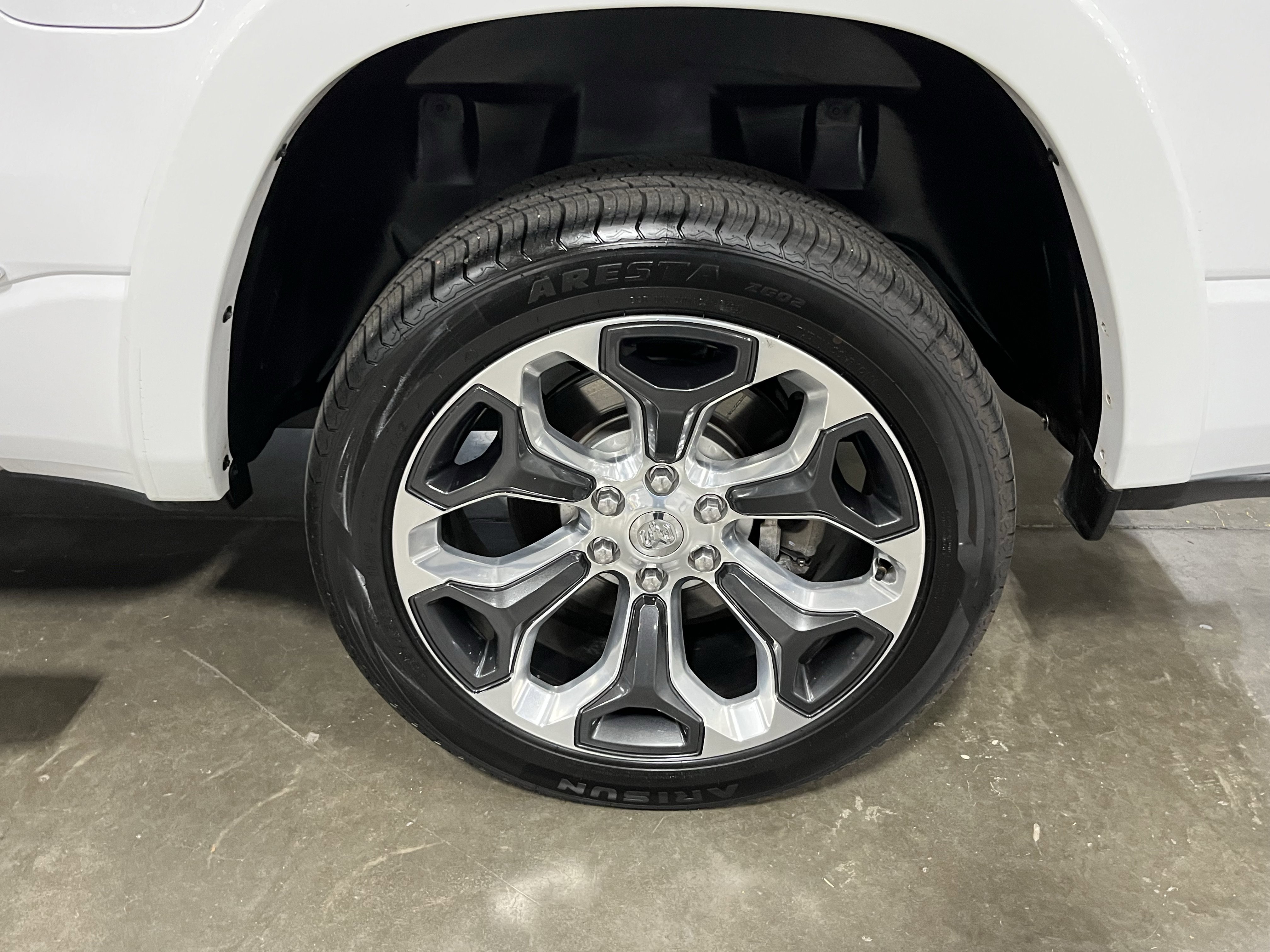 Used 2022 RAM 1500 Limited w/ Body-Colour Bumper Group image 25