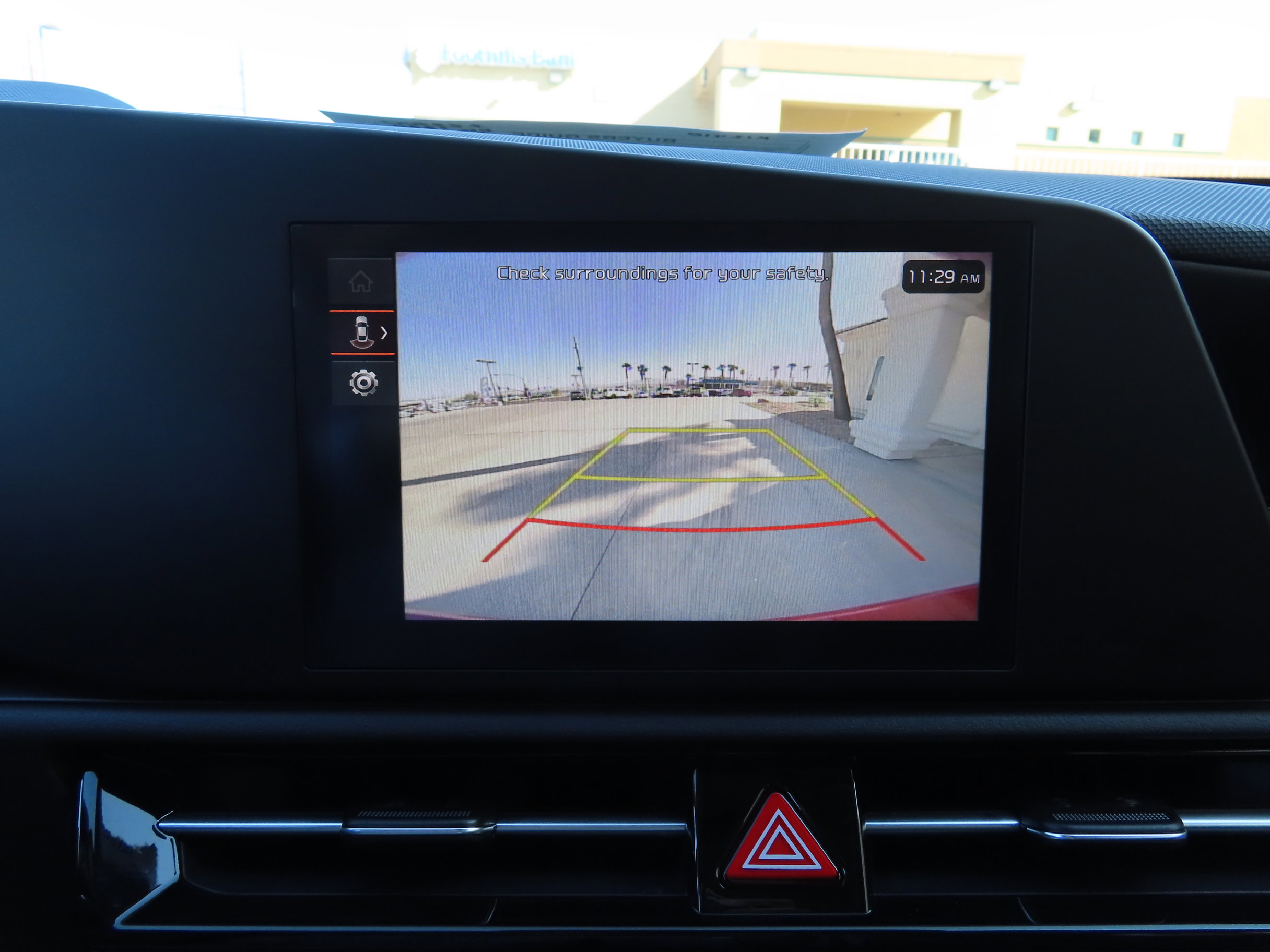 Used 2025 Kia Niro LX image 29