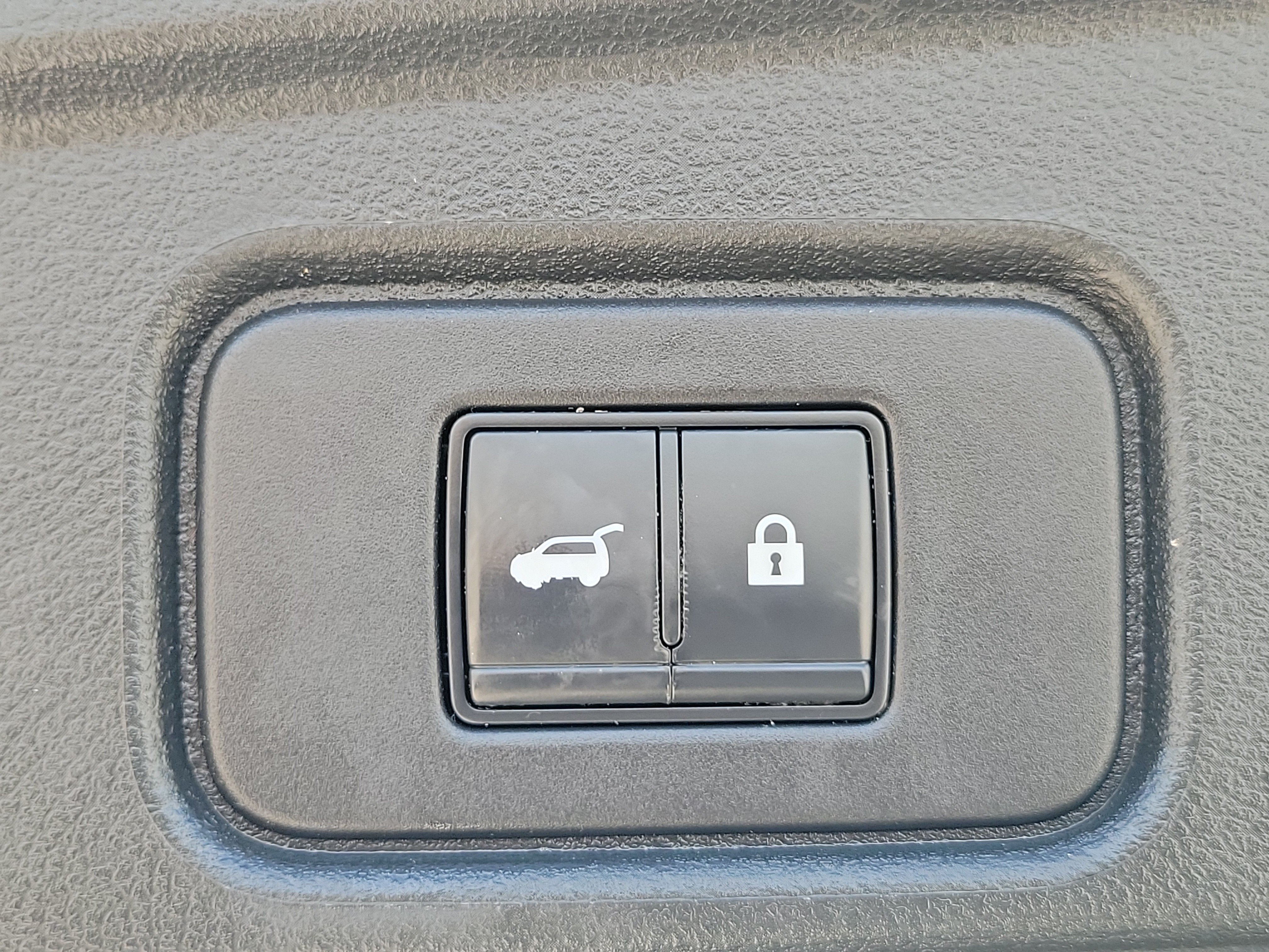 Used 2022 Nissan Pathfinder SL FWD image 15