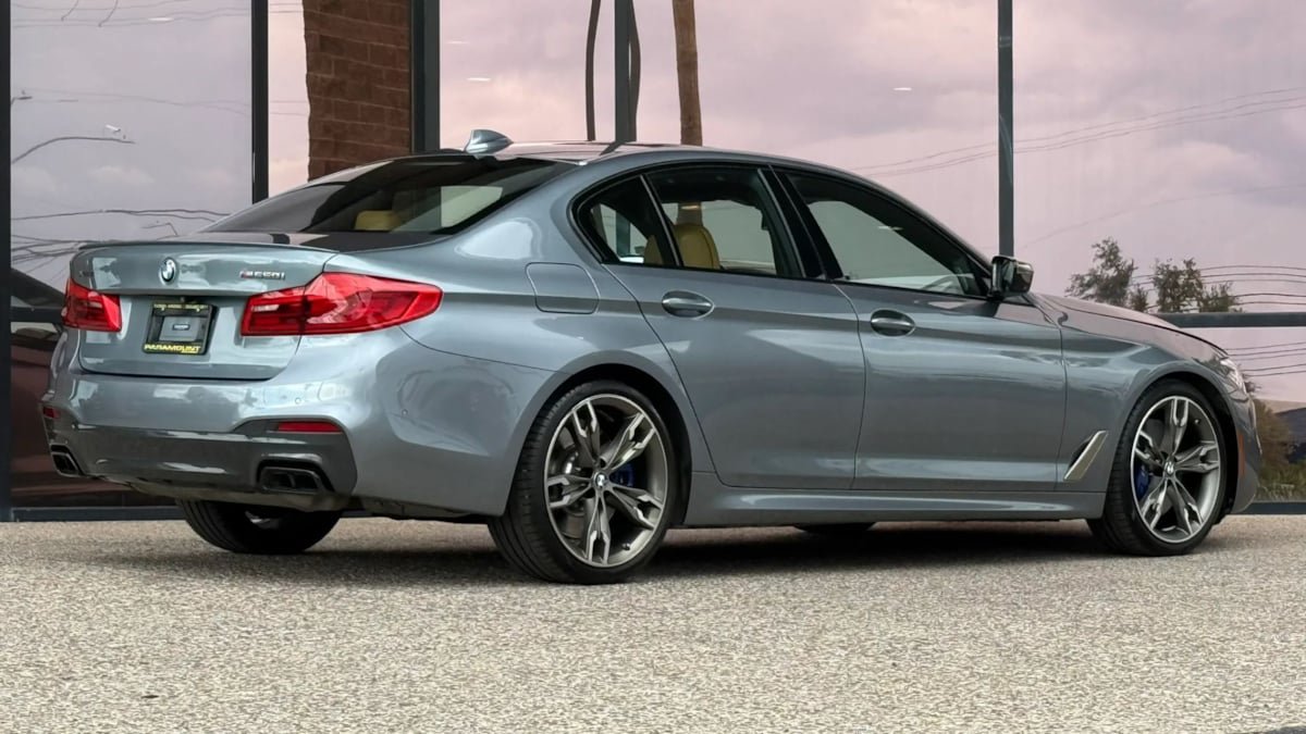 Used 2020 BMW M550i xDrive w/ Executive Package AWD/4WD image 12