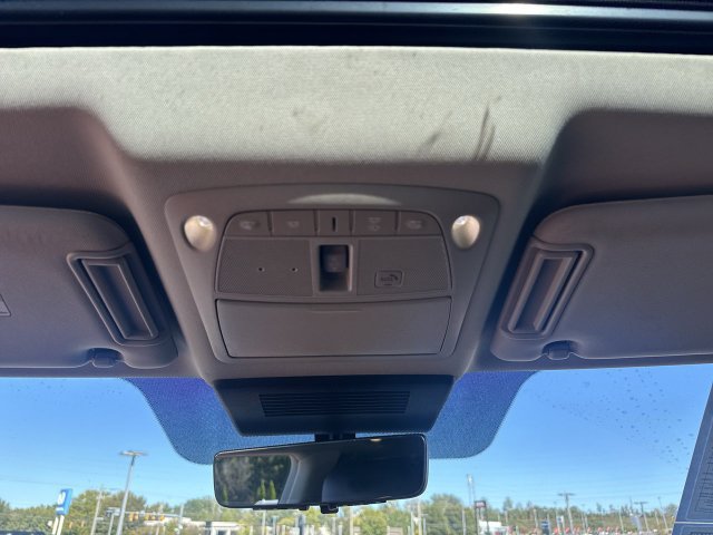 Used 2022 Nissan Armada Platinum w/ Captain's Chairs Package RWD image 24