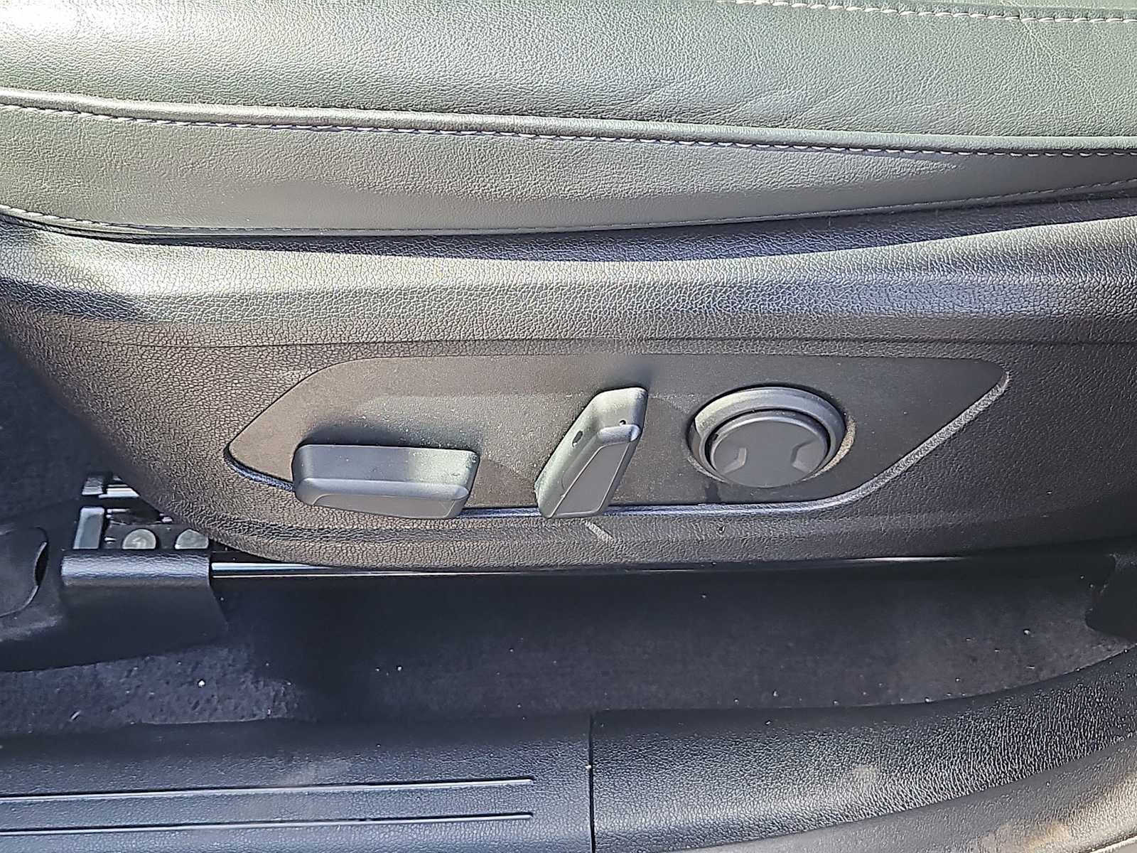 Used 2023 Kia Sorento SX image 22