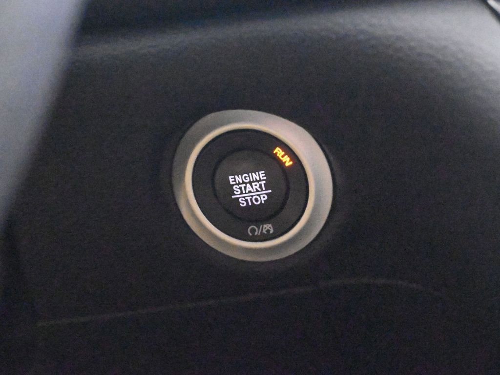 Used 2022 Chrysler Pacifica Touring-L w/ Uconnect Theater Family Group image 41