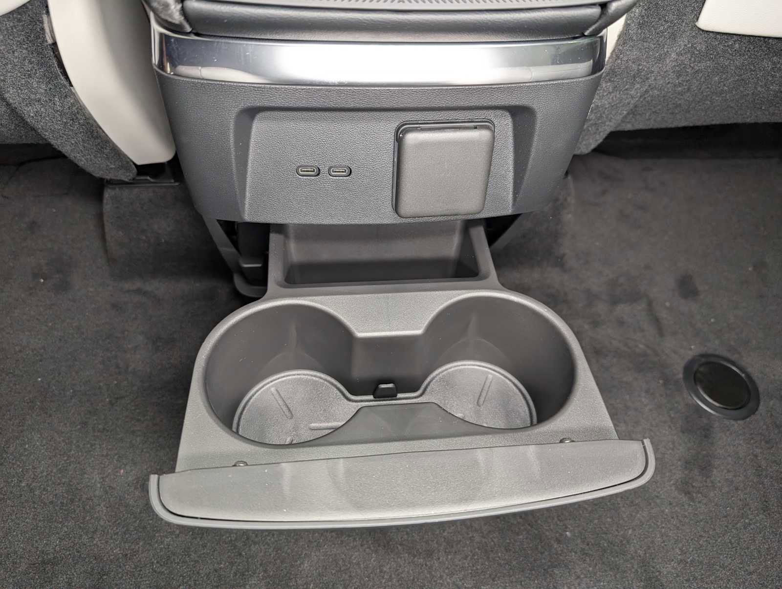 New 2026 Cadillac Vistiq Sport w/ LPO, Floor Liner Package image 18