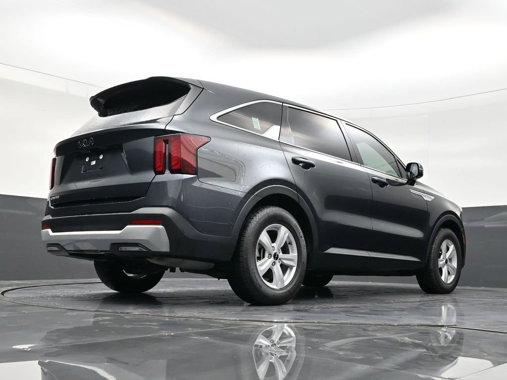 Used 2024 Kia Sorento LX image 24