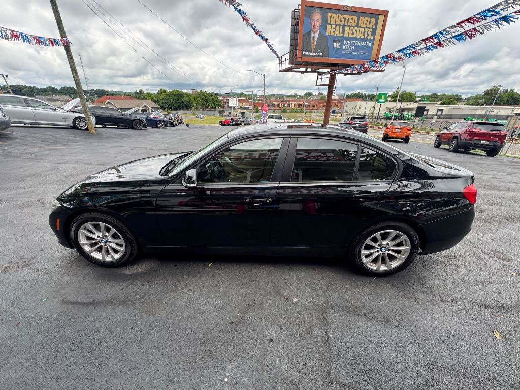 Used 2016 BMW 320i Sedan RWD image 3