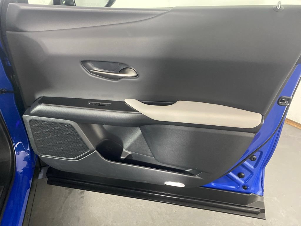 Used 2025 Lexus UX 300h AWD w/ Cold Area Package image 32