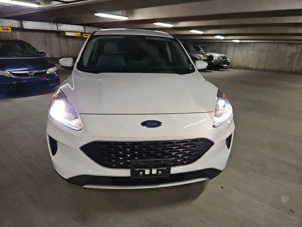 Used 2020 Ford Escape SE AWD/4WD image 2
