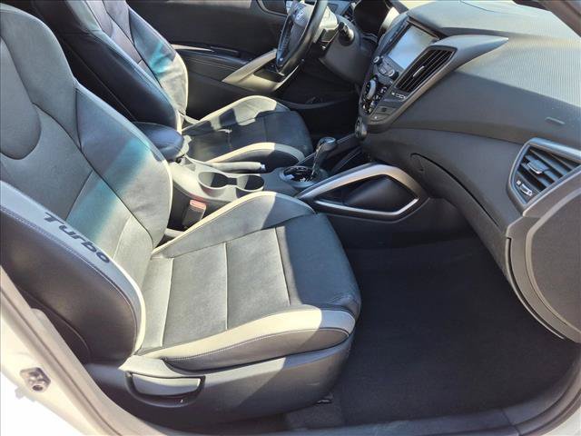 Used 2016 Hyundai Veloster Turbo w/ Option Group 04 FWD image 20