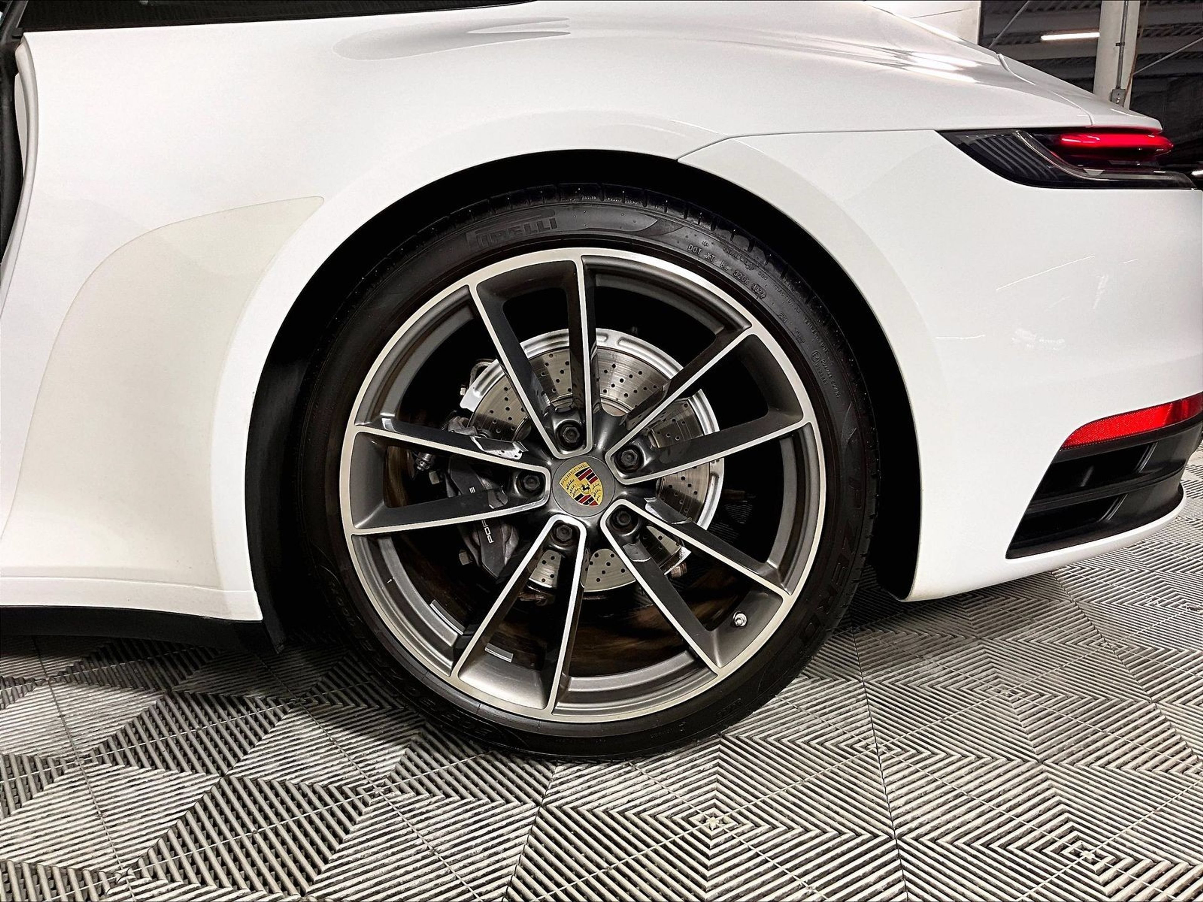 Certified 2020 Porsche 911 Carrera RWD image 28