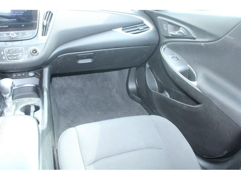 Used 2025 Chevrolet Malibu LT FWD image 17