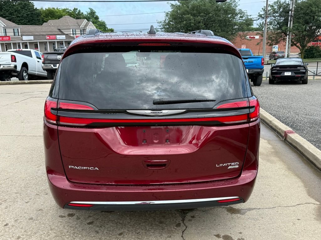 Used 2023 Chrysler Pacifica Limited w/ Uconnect Theater Family Group AWD/4WD image 7
